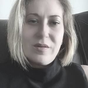 Meet your Posher, Dorina